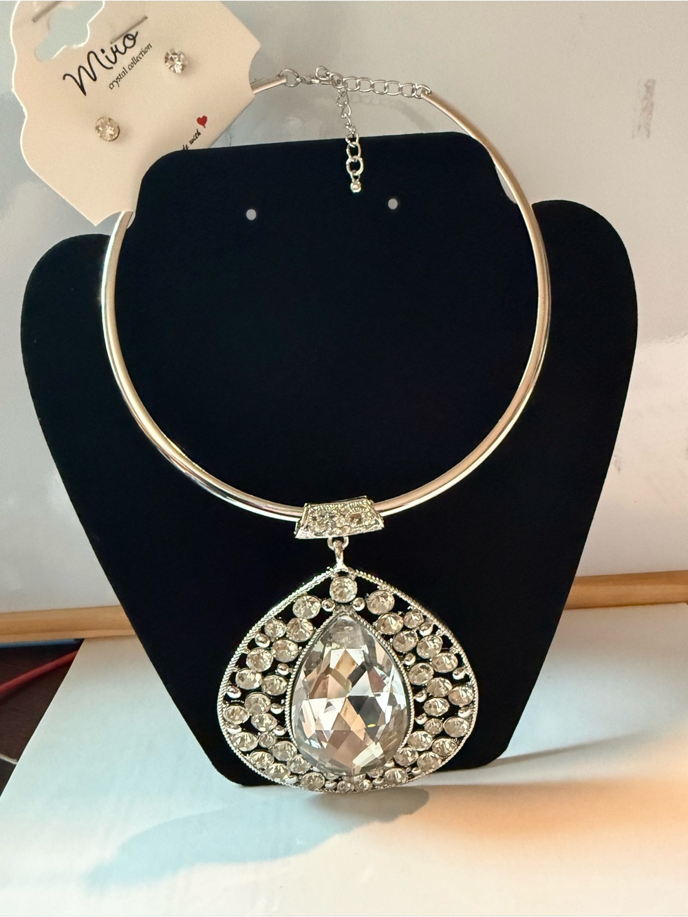 Silver Crystal Teardrop Pendant Choker Necklace - Silver